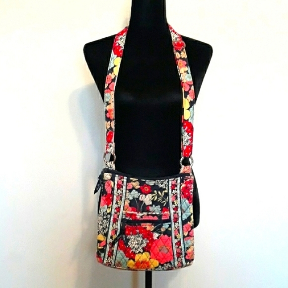 Vera Bradley Handbags - Vera Bradley Crossbody Bag